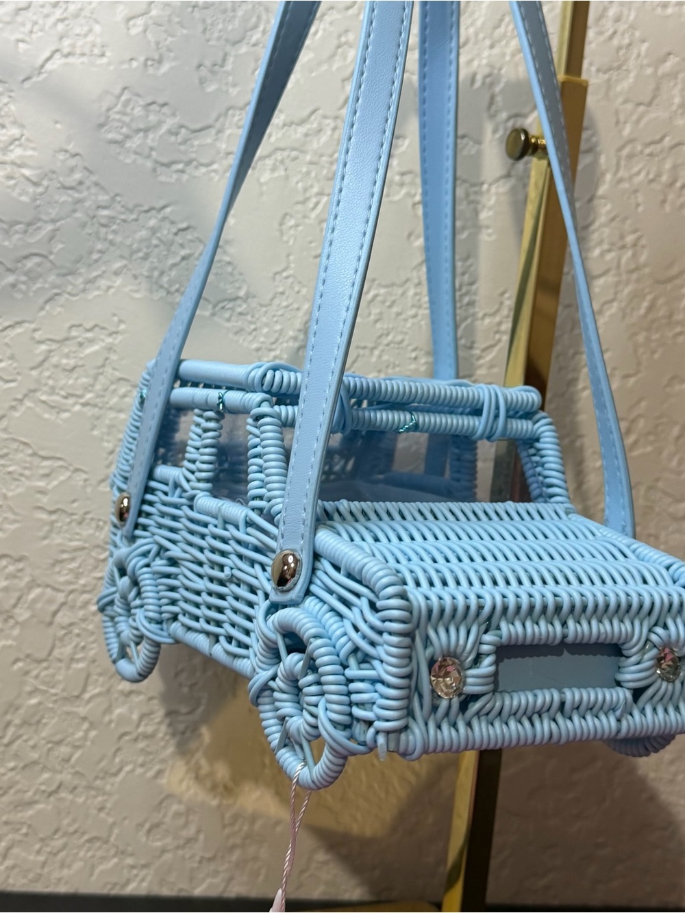 Tommy Bahama Light Blue Wicker Car-Shaped Shoulder Bag - Picture 2 of 3